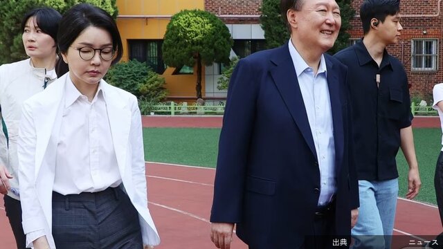 [悲報]「何度も横目で夫を」法廷で再会した前大統領夫妻…韓国・弁護士が語った“空白の記憶”と涙…【04月20日...になる模様