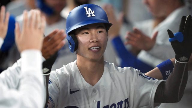 [朗報]投手専念の大谷翔平に早すぎる援護、金慧成が2回に千金の1号先制2ラン弾