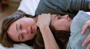 【映画】ヨアキム・トリアー監督最新作『センチメンタル・バリュー』公開中　カンヌ熱狂の話題作、神なき世界で孤独を演じなおす壊れた親子の物語