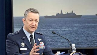 【速報】米軍制服組トップ「イランがホルムズ海峡で商船5隻を攻撃、うち2隻を拿捕」　ケイン統参議長が会見で明言