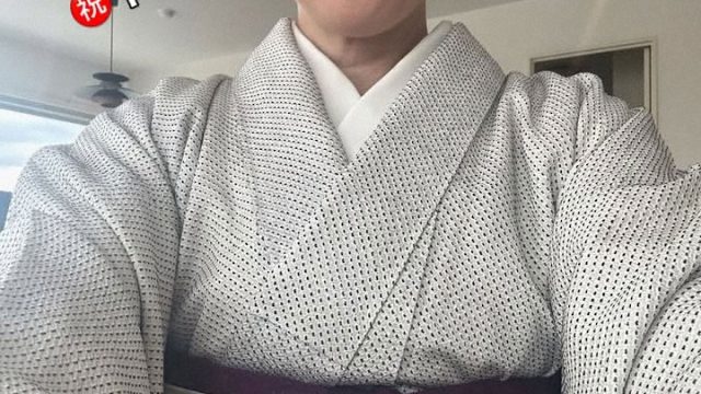 【芸能】寺島しのぶ（53）「母の実母の着物」　長男・眞秀の千秋楽に総絞り着物ショット披露　「上品」「うっとり」と絶賛の声